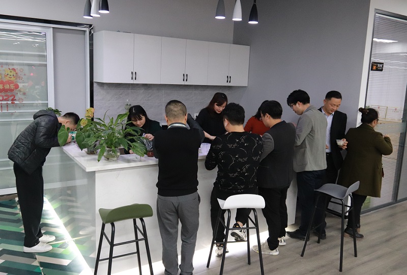 冬至湯圓餃子情，華邦瀛溫暖一家親